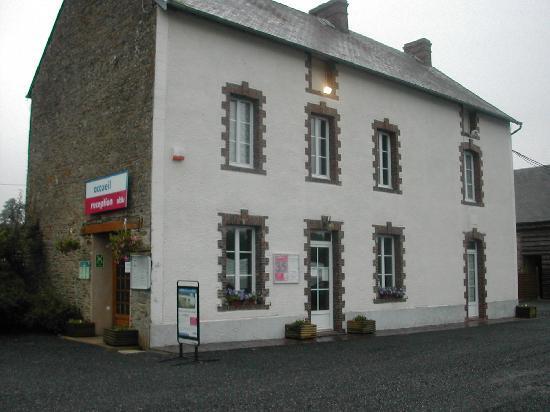 Hebergement Dans Un Domaine A Litteau エクステリア 写真