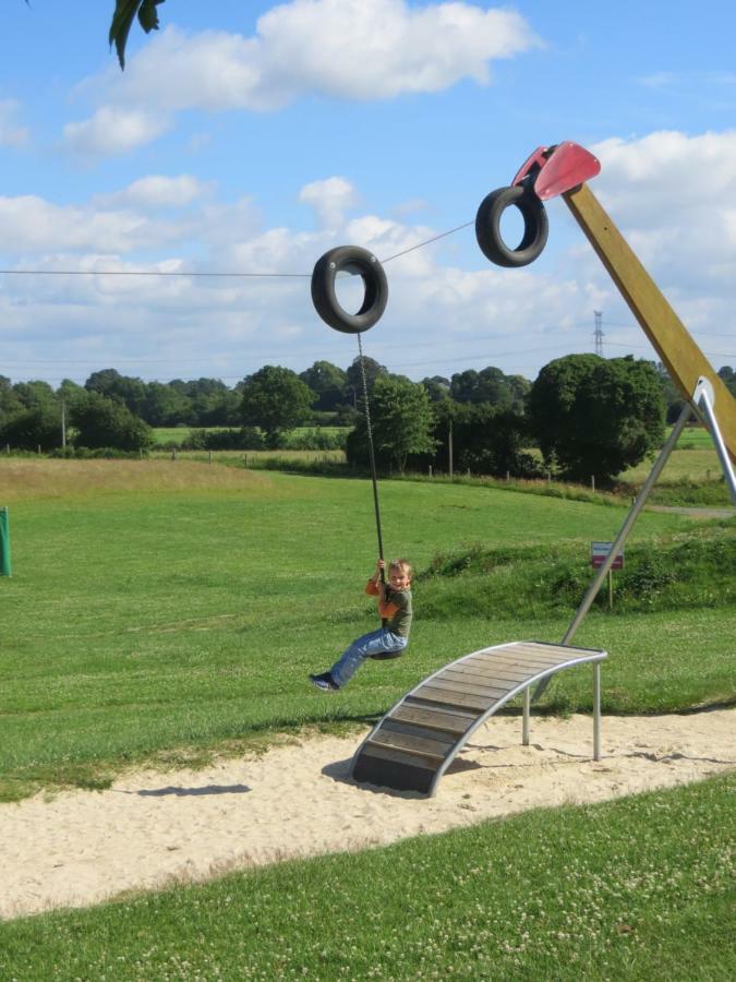 Hebergement Dans Un Domaine A Litteau エクステリア 写真